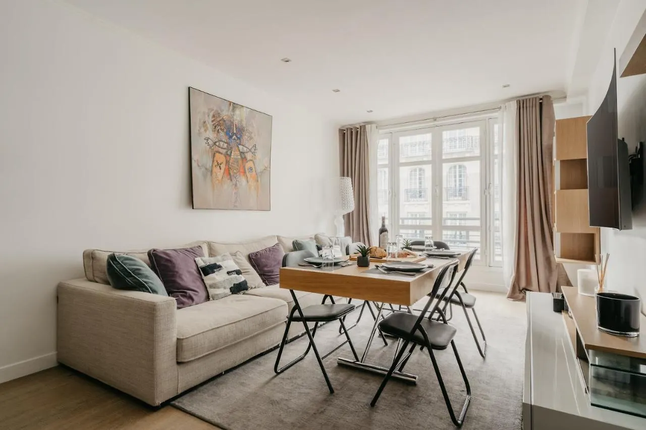 Suite Courcelles Paris Etoile Apartment